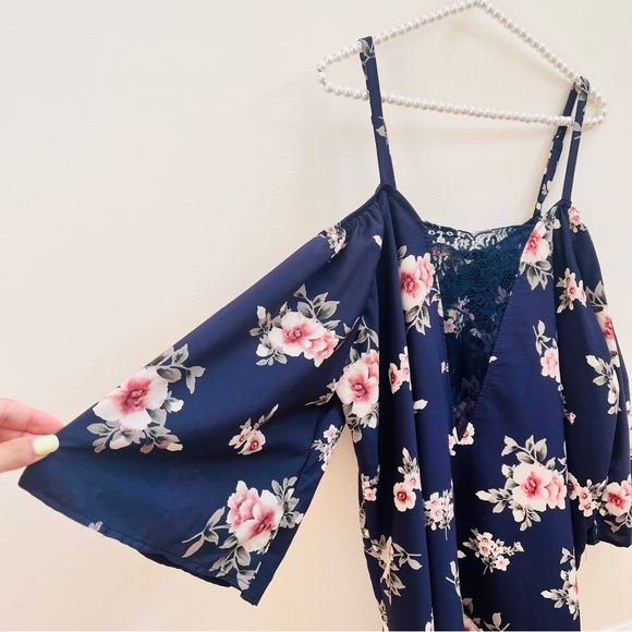 Torrid Floral Print Lace Inset Cold Shoulder Top - Picture 8 of 10